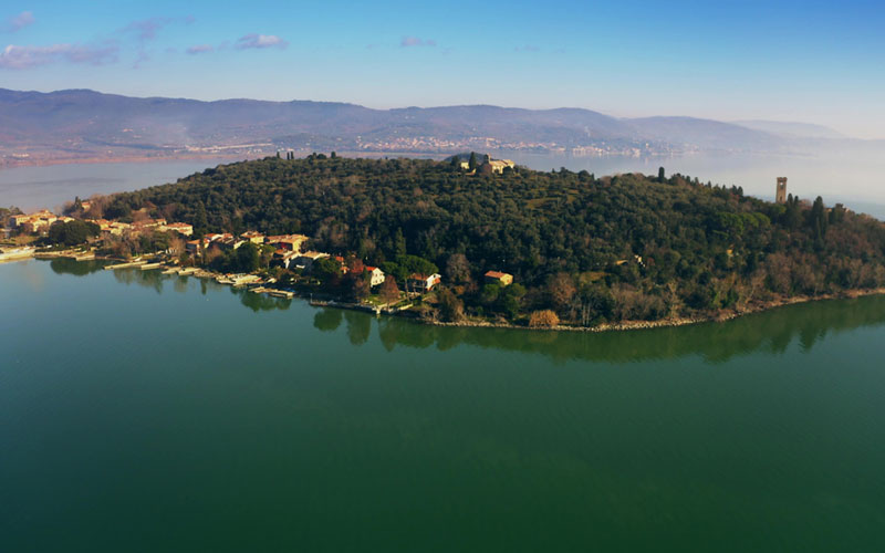 UN GIORNO TRA LE ISOLE DEL LAGO TRASIMENO 


